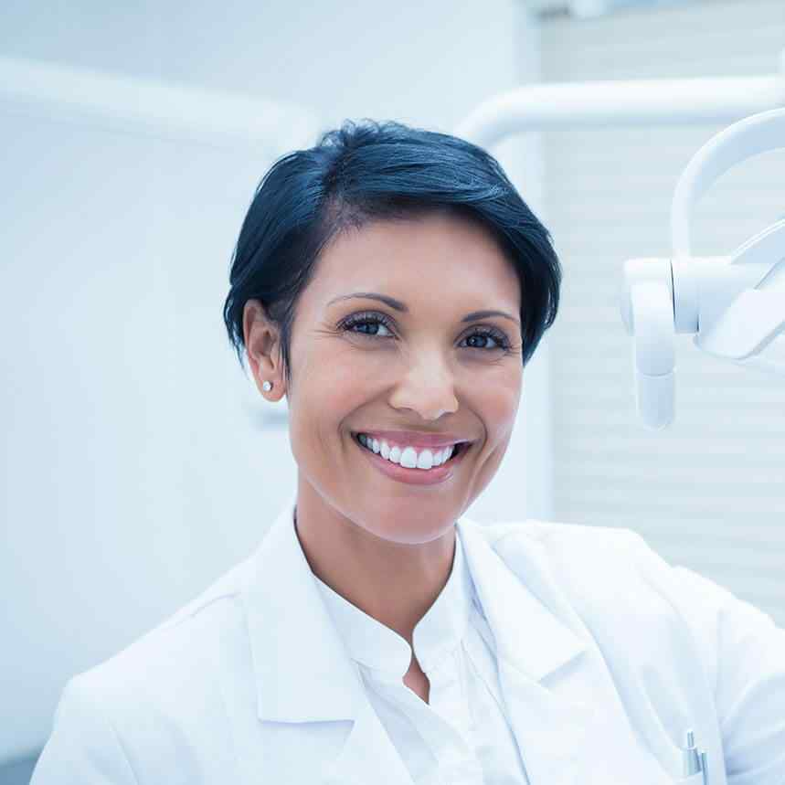 https://drlamdentistry.com/wp-content/uploads/2020/02/doctor-01.jpg